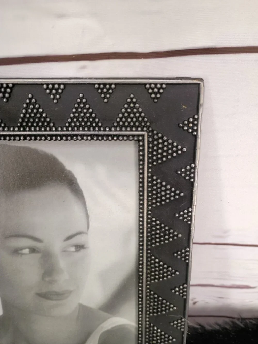 Fetco International Black & Silver 5x7 Photo Frame With Zigzag Beaded Pattern Ho
